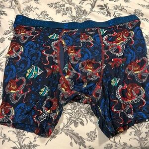 2UNDR medium